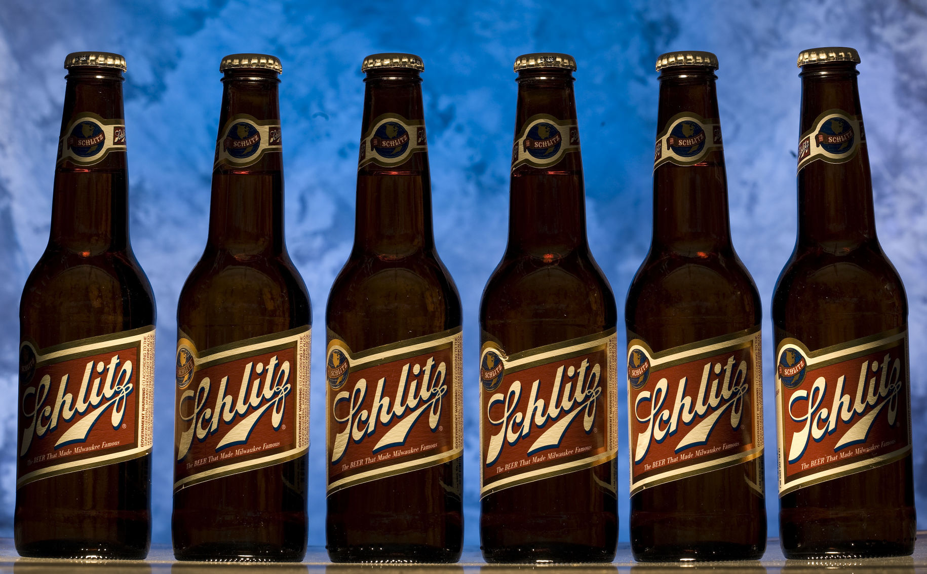 24. Schlitz